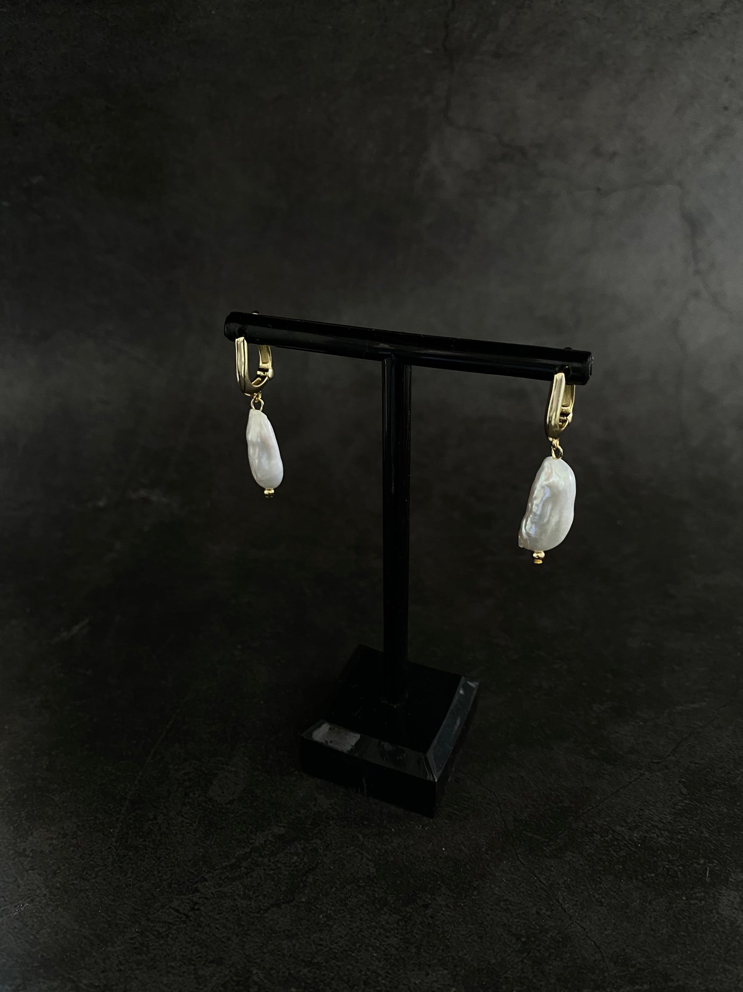 Sally Pearl Earrings