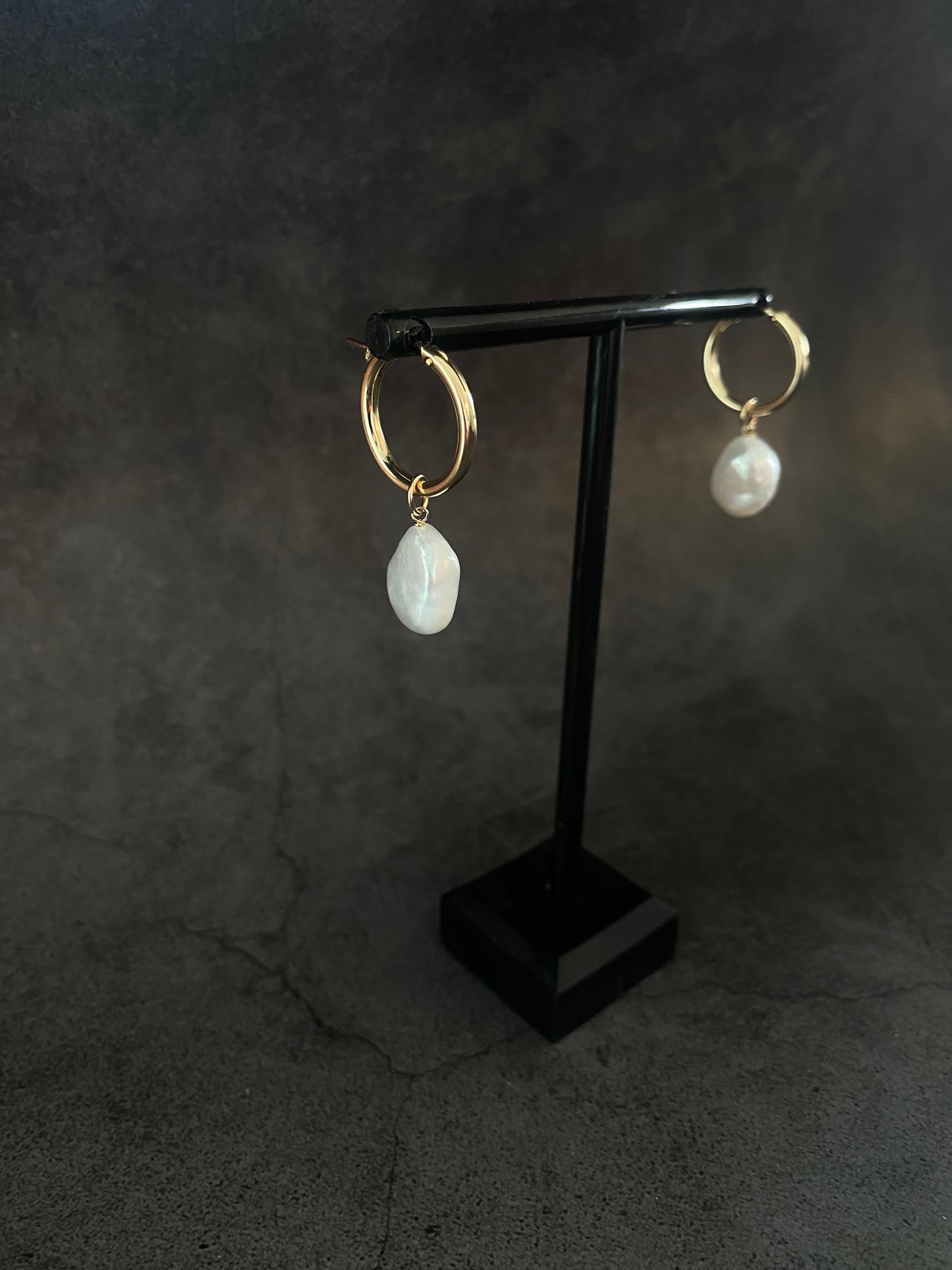 Medium Pearl Hoop Earrings